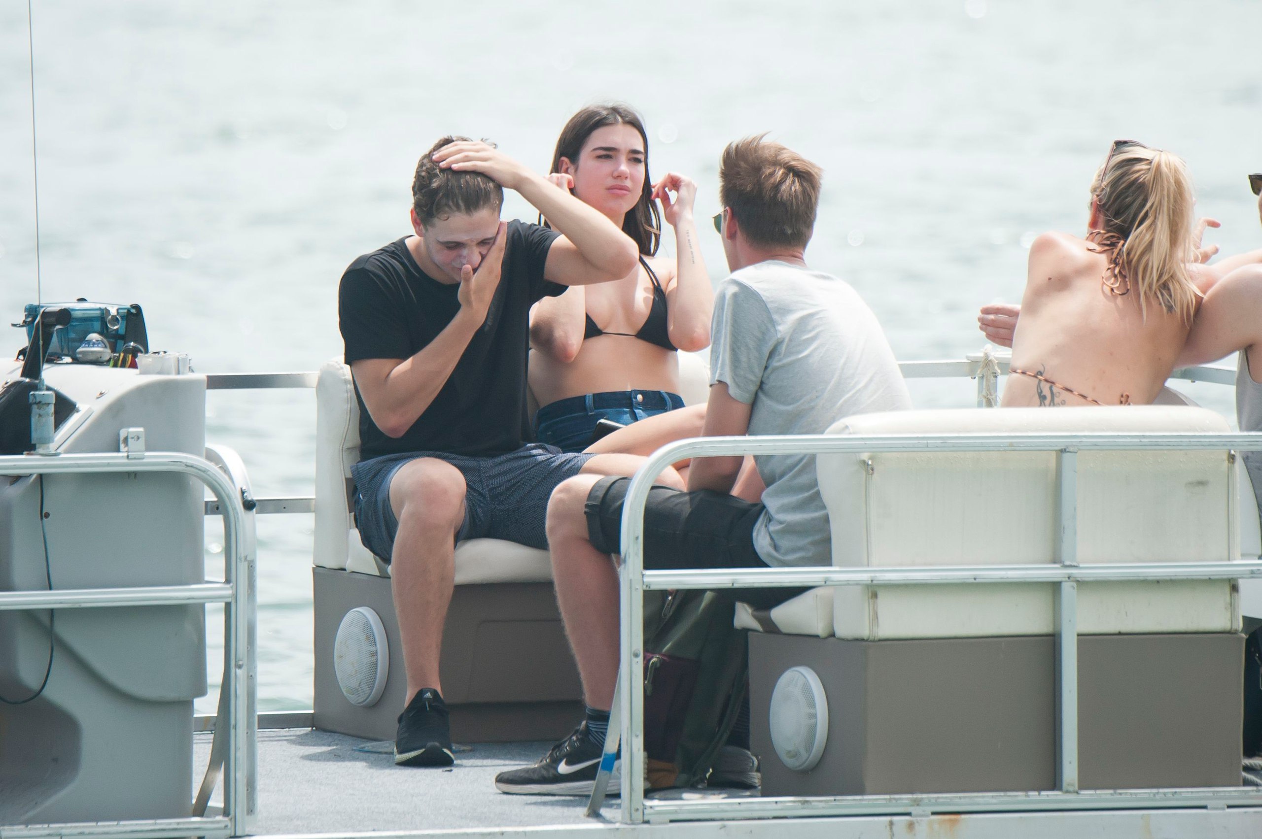 Поп дива Dua Lipa Поп дива Dua Lipa