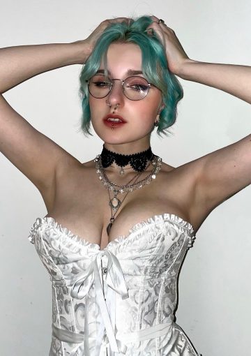 Lyra Crow онлифанс герлс