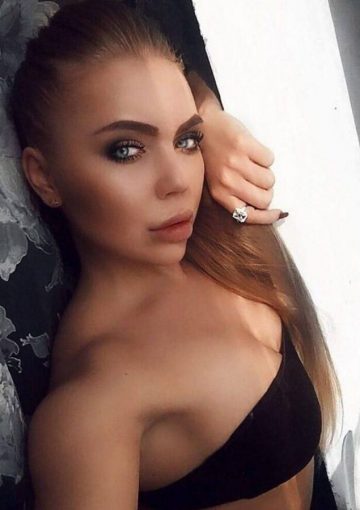 Карина Кросс горячие фото