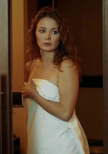 Карина Разумовская - откровенные роли в фильмах и сериалах